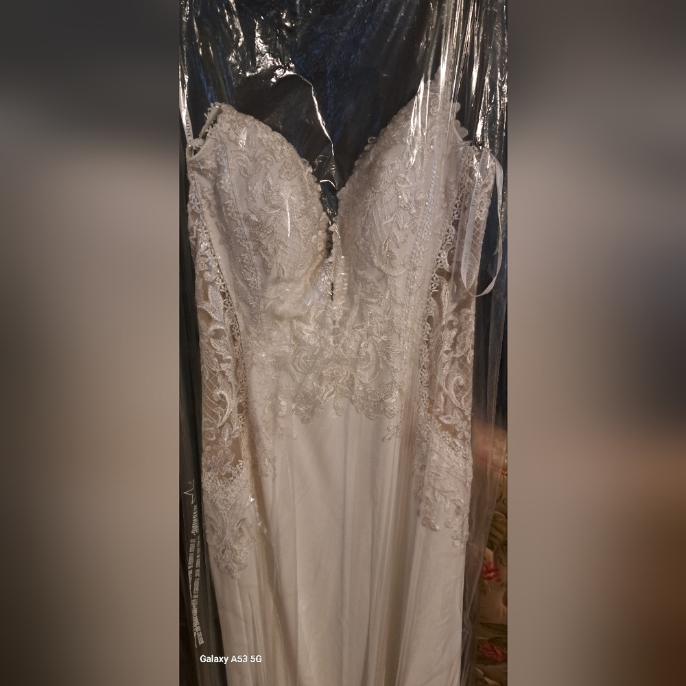 New romantic wedding dress